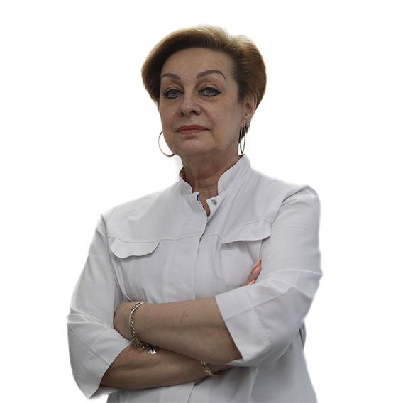 Бассейннің жағасында төрт аяқты қыз